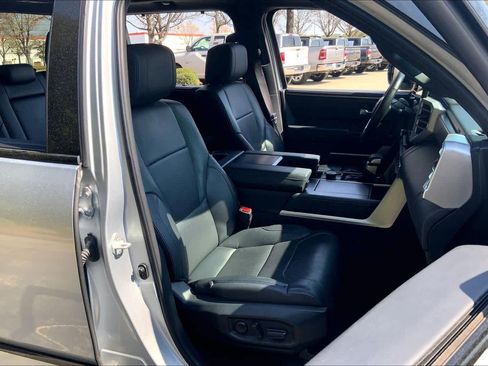 Used 2023 Toyota Tundra Platinum image 9