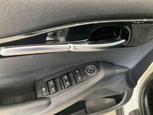 Used 2024 Kia Seltos EX FWD image 6