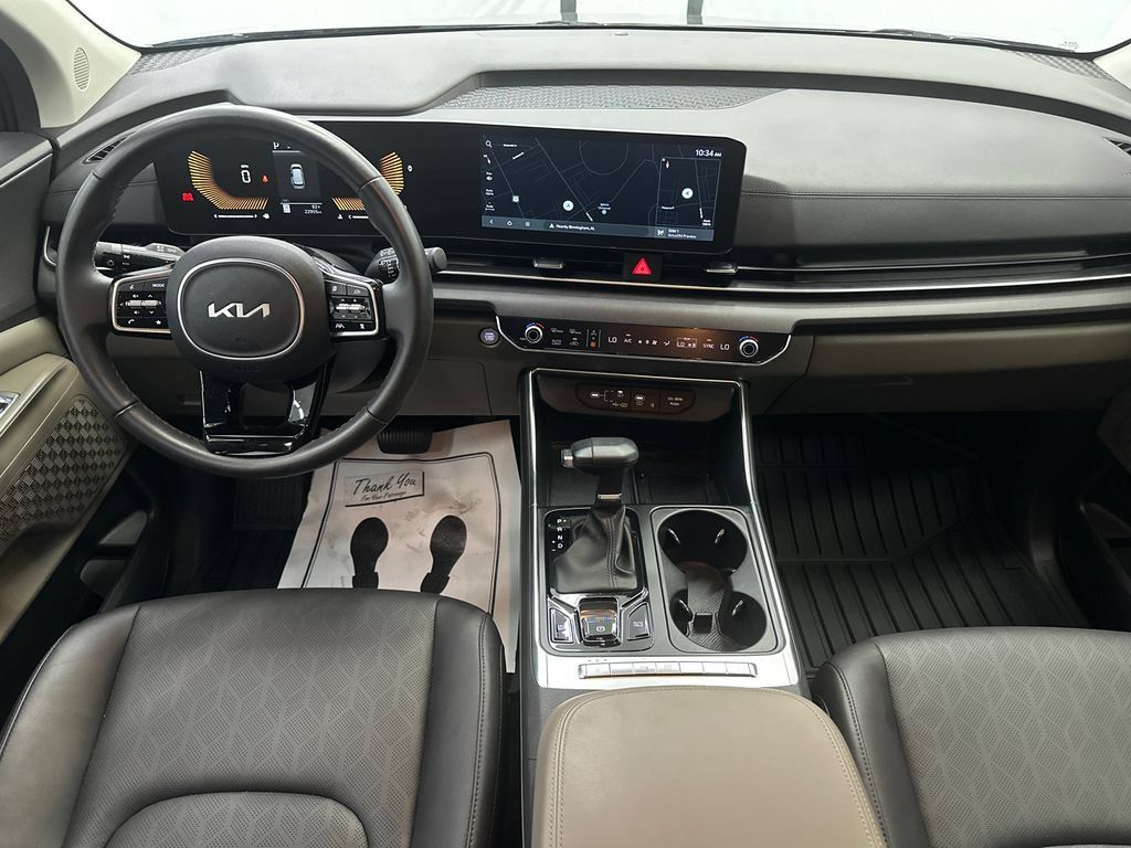 Used 2025 Kia Carnival EX FWD image 24
