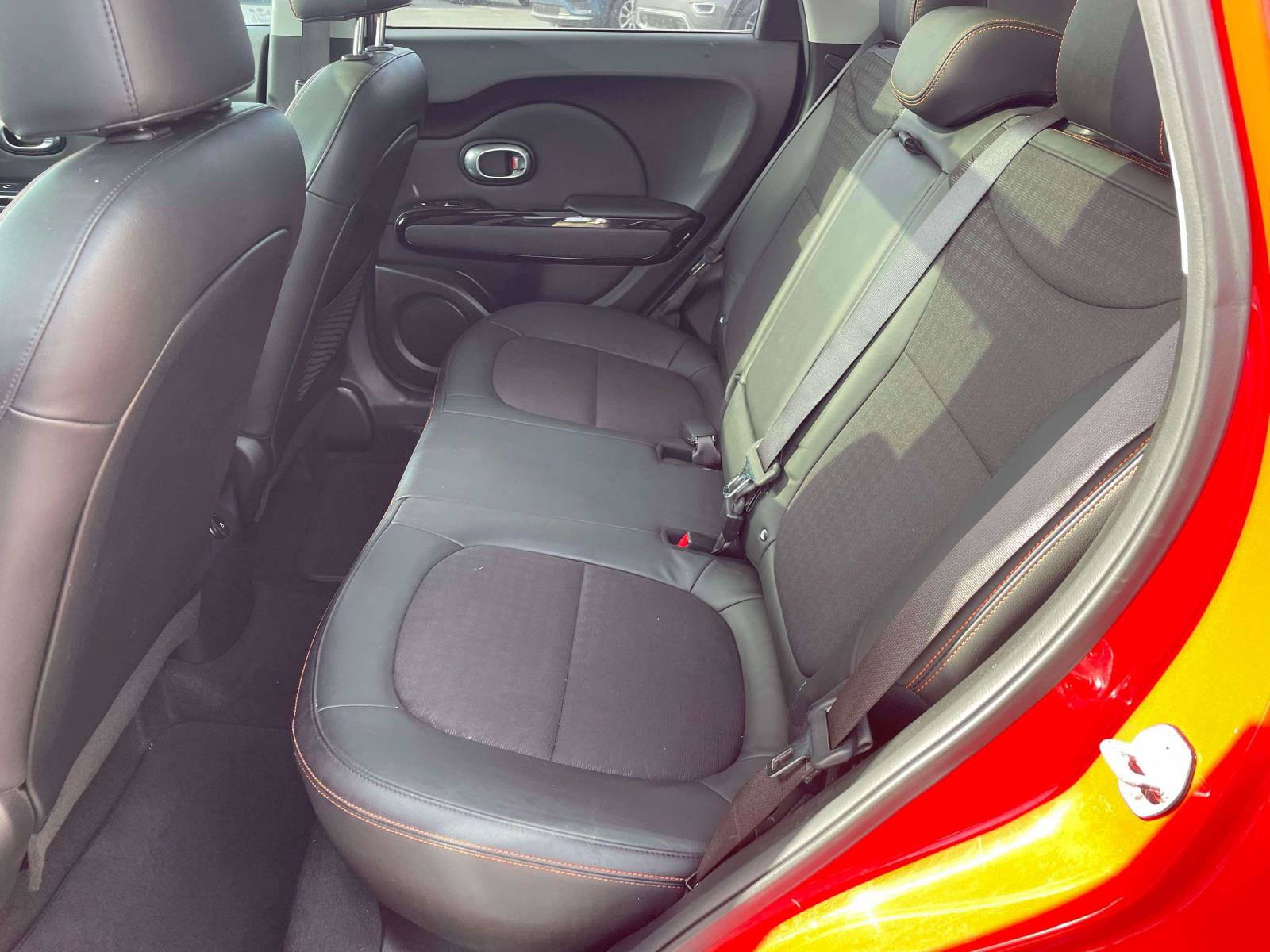 Used 2018 Kia Soul ! w/ Tech Package FWD image 13