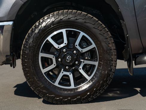 Used 2017 Toyota Tundra SR5 w/ TRD Off Road Package AWD/4WD image 16