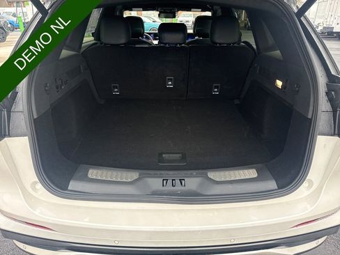 Used 2025 Lincoln Nautilus Reserve AWD/4WD image 9