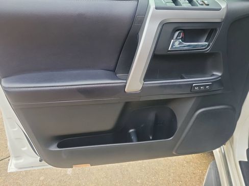 Used 2018 Toyota 4Runner Limited RWD image 12