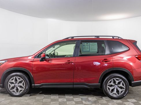 Used 2023 Subaru Forester Premium image 20