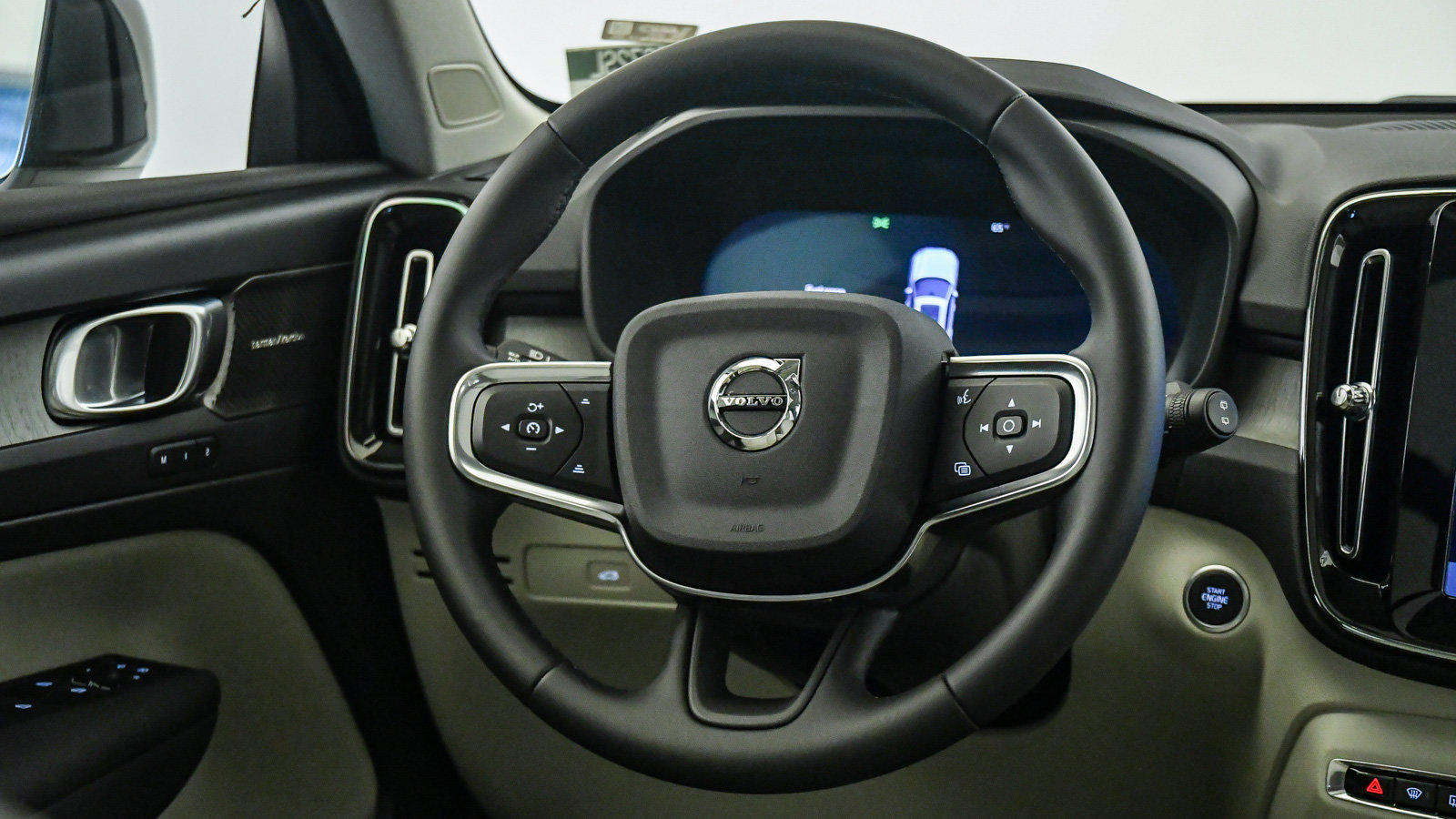 Used 2026 Volvo XC40 B5 Plus w/ Protection Package Premier AWD/4WD image 13