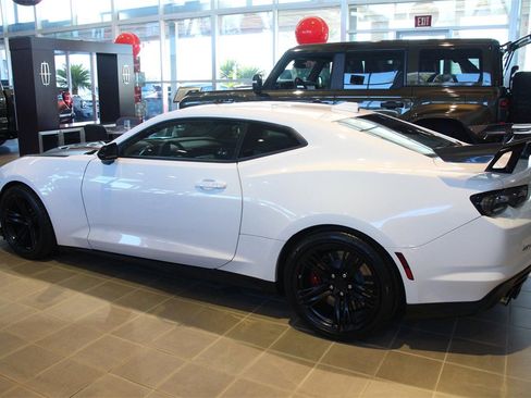 Used 2023 Chevrolet Camaro ZL1 image 4