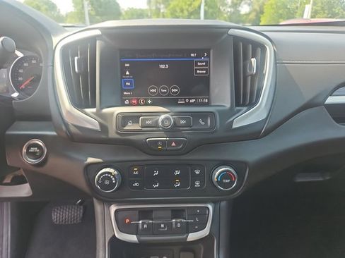 Used 2023 GMC Terrain SLE FWD image 18