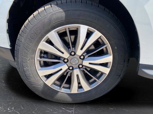 Used 2020 Nissan Pathfinder SV AWD/4WD image 39