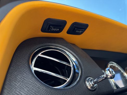 Used 2022 Rolls-Royce Cullinan image 16