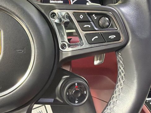 Certified 2023 Porsche Cayenne Turbo AWD/4WD image 38