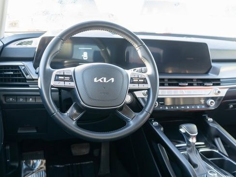 Used 2024 Kia Telluride S w/ S Sunroof Package image 13