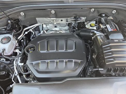 Used 2025 Volkswagen Atlas SE FWD image 35