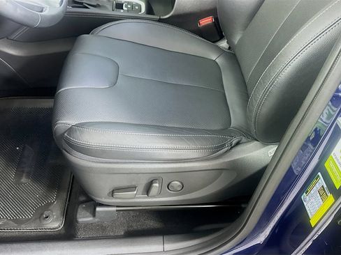 Used 2020 Hyundai Santa Fe SEL w/ Convenience + Premium Package FWD image 19