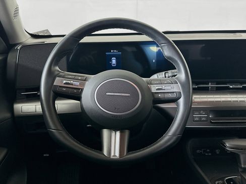 Used 2025 Hyundai Kona SEL FWD image 18