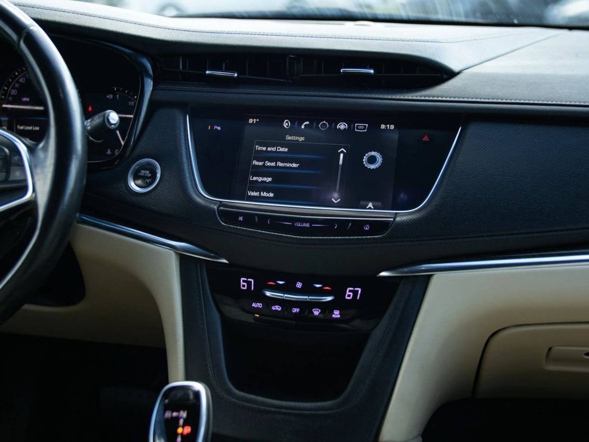 Used 2019 Cadillac XT5 FWD image 29