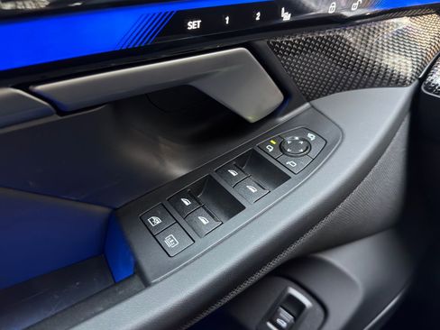 Used 2025 BMW M5 w/ Carbon Package image 22