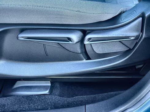 Used 2023 Honda HR-V LX image 31