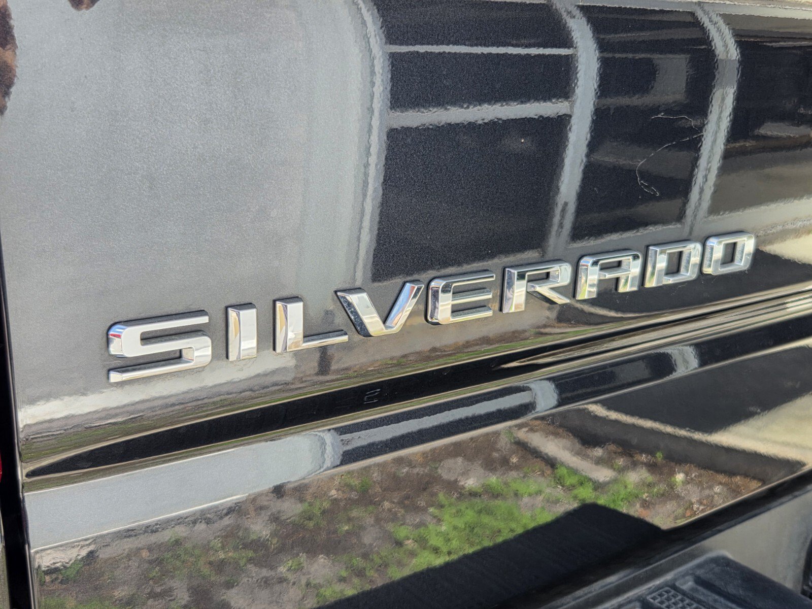 Used 2024 Chevrolet Silverado 1500 LT AWD/4WD image 13