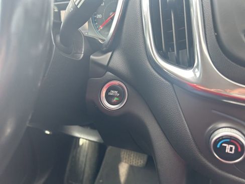 Used 2018 Chevrolet Equinox LT image 20