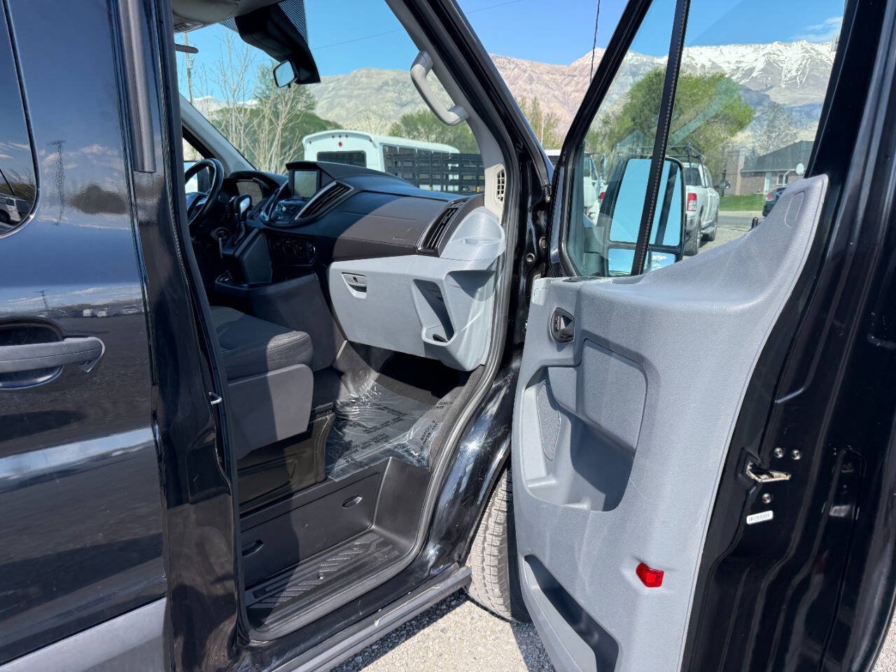 Used 2019 Ford Transit 350 XLT RWD image 16