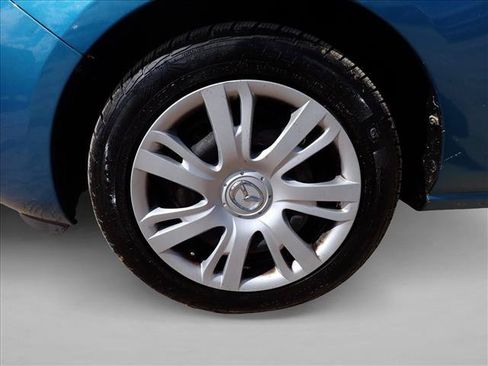Used 2011 MAZDA MAZDA2 Sport FWD image 7