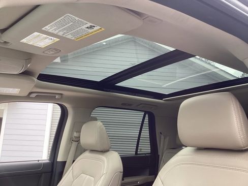 Used 2024 Ford Expedition Max Limited image 10