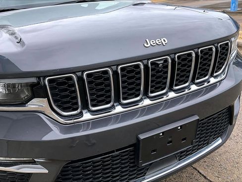 Used 2023 Jeep Grand Cherokee Limited w/ Luxury Tech Group II image 30