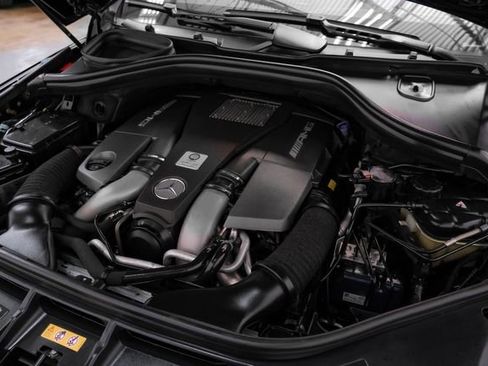 Used 2015 Mercedes-Benz ML 63 AMG 4MATIC image 44