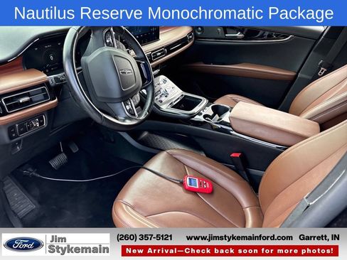 Used 2023 Lincoln Nautilus Reserve w/ Equipment Group 201A AWD/4WD image 9