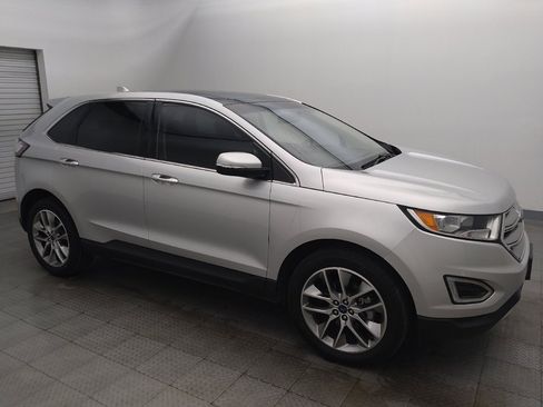 Used 2018 Ford Edge Titanium w/ Equipment Group 301A FWD image 11