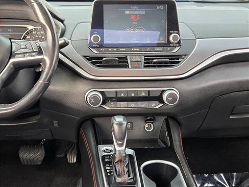 Used 2023 Nissan Altima 2.5 SR image 14