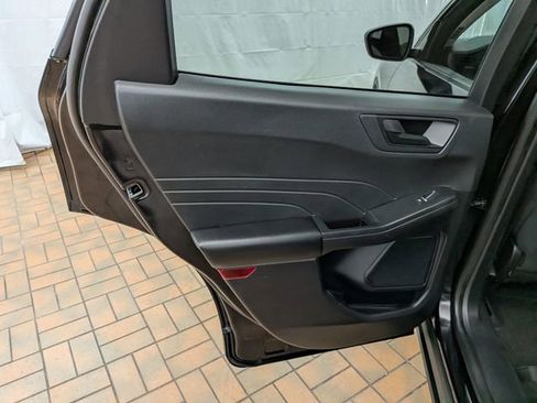 Certified 2022 Ford Escape SE w/ SE Sport Appearance Package AWD/4WD image 19