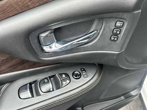 Used 2023 Nissan Murano Platinum w/ Cargo Package image 15