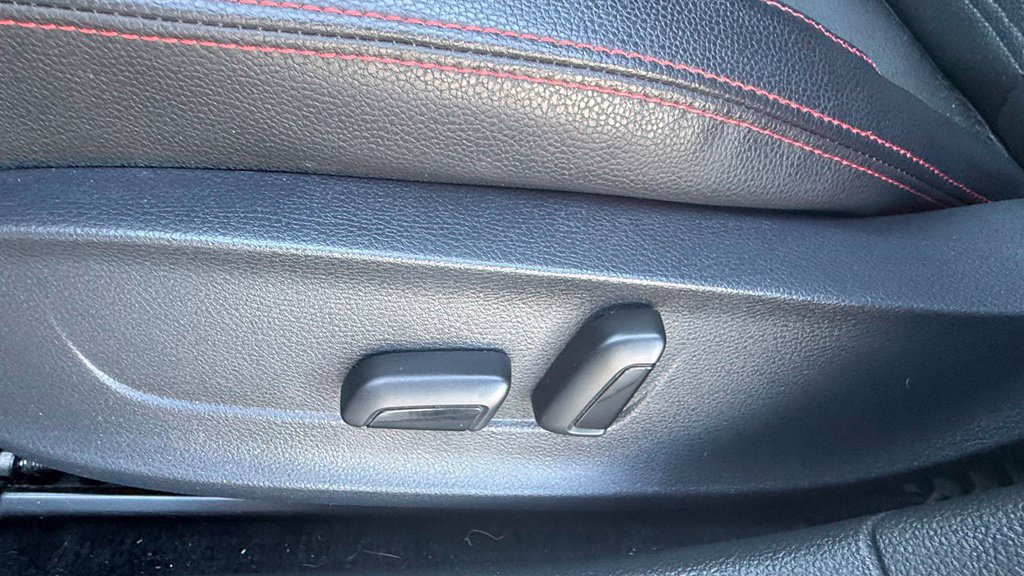 Used 2013 Volkswagen Jetta GLI FWD image 23