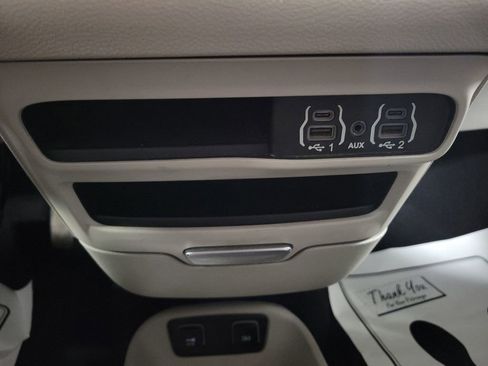 Used 2021 Chrysler Voyager Lxi image 16