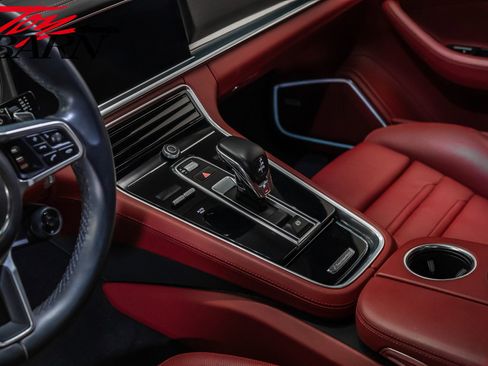 Used 2020 Porsche Panamera GTS image 28