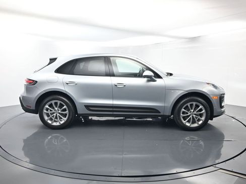 Used 2022 Porsche Macan image 16