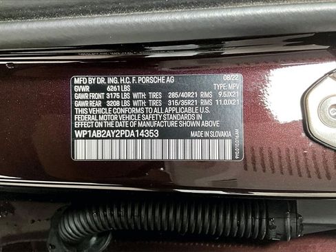 Used 2023 Porsche Cayenne S Platinum image 33