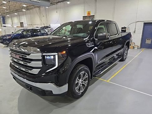 New 2026 GMC Sierra 1500 SLE AWD/4WD image 3