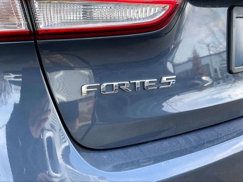 Used 2016 Kia Forte LX image 35