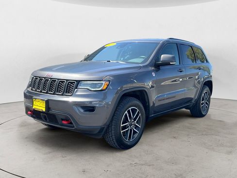 Used 2021 Jeep Grand Cherokee Trailhawk w/ Trailhawk Luxury Group AWD/4WD image 3