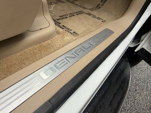 Used 2007 GMC Yukon Denali AWD/4WD image 20
