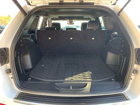 Used 2022 Jeep Grand Cherokee Limited AWD/4WD image 13