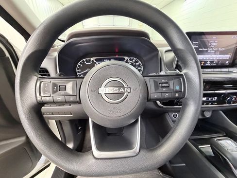 Used 2023 Nissan Rogue SV AWD/4WD image 44