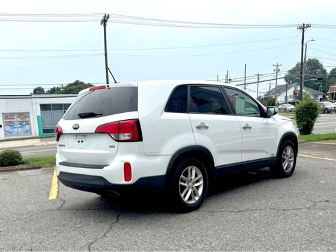 Used 2015 Kia Sorento LX AWD/4WD image 6
