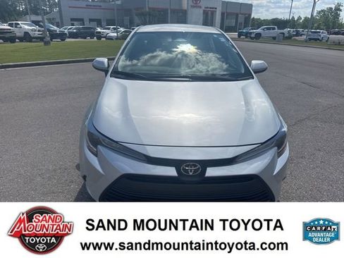 Used 2025 Toyota Corolla LE FWD image 8
