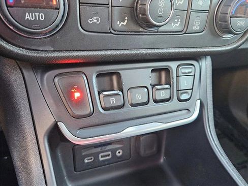 Used 2020 GMC Terrain SLT image 14