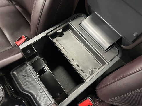 Used 2025 Ford Explorer Platinum w/ Ultimate Package image 30