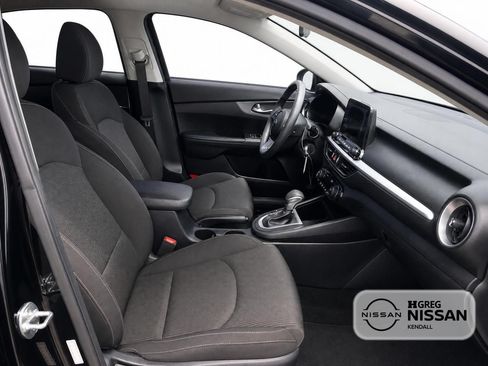 Used 2019 Kia Forte LXS FWD image 12