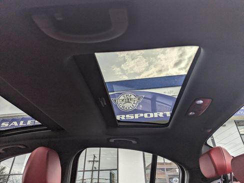 Used 2022 Alfa Romeo Giulia Veloce image 39